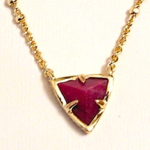 NEW Kendra Scott Perry Gold Pendant Necklace in Raspberry Labradorite - Picture 4 of 7